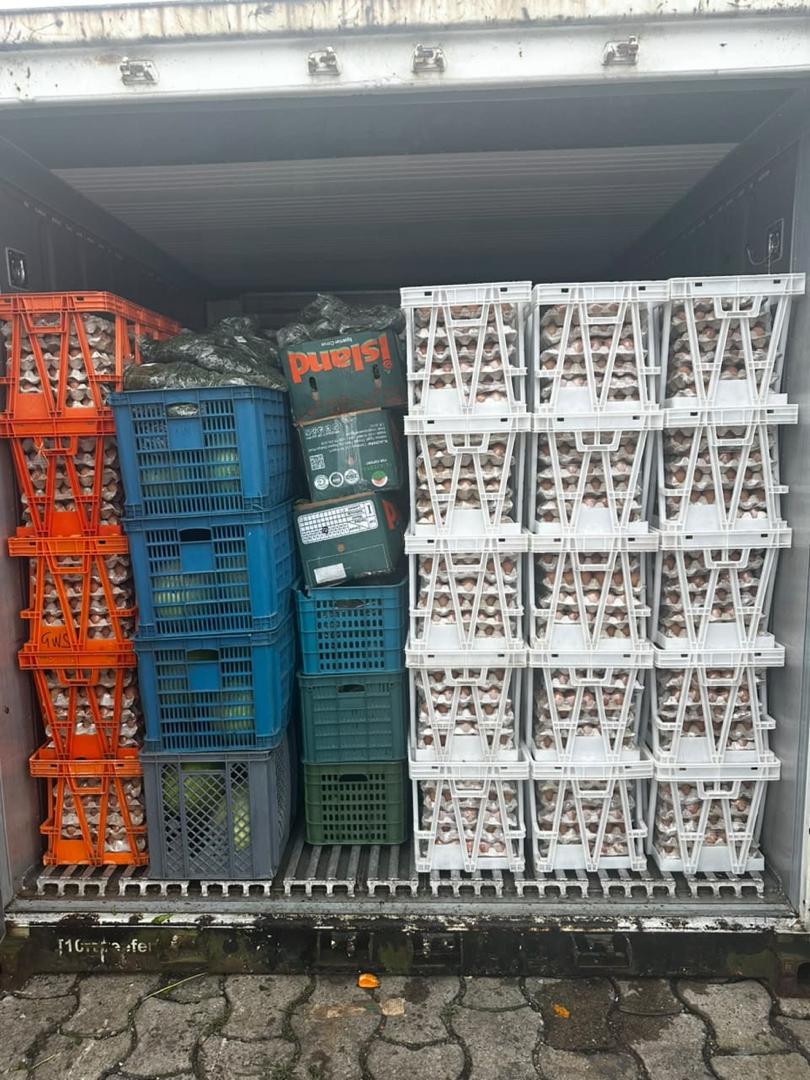 Efficient onshore container handling